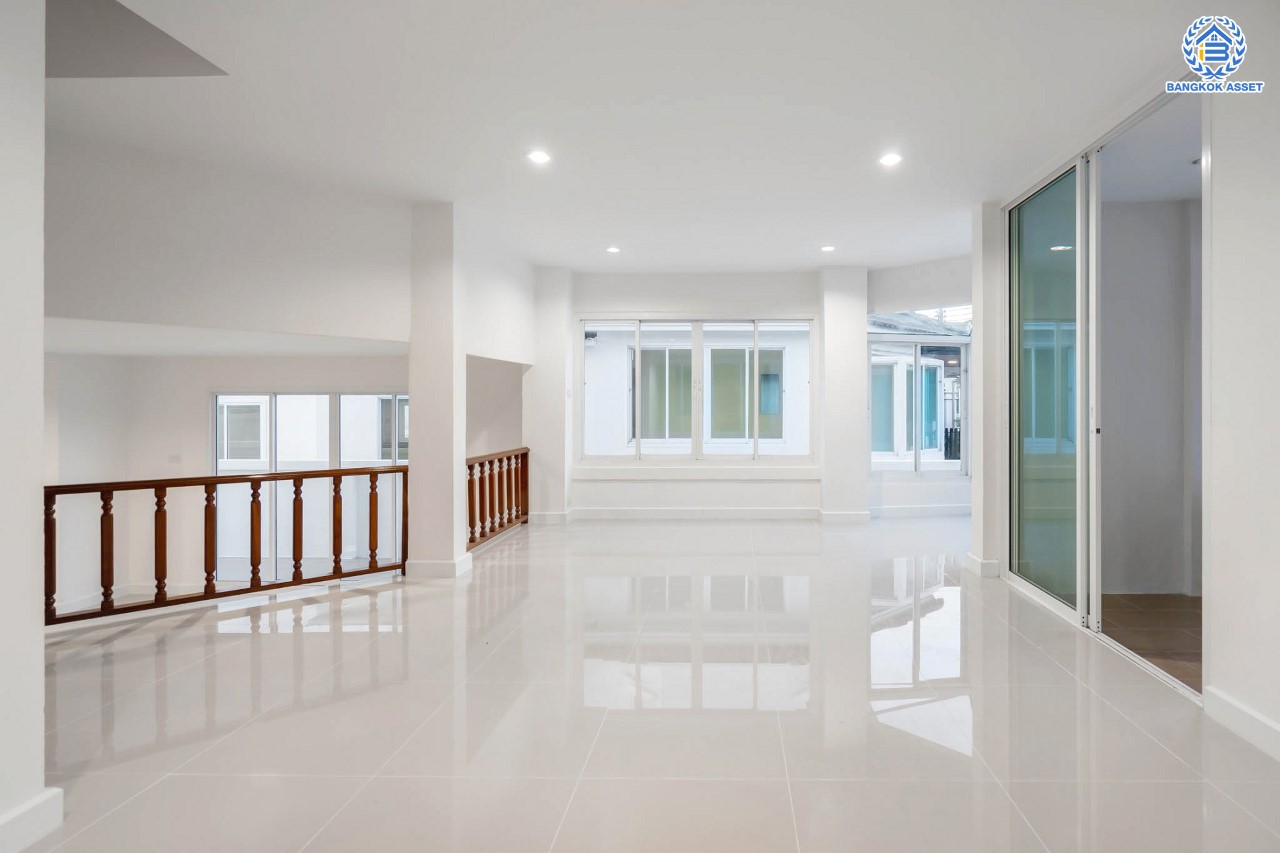 บ้านมือสองตกแต่งใหม่ ม.เศรณีวิลล่า บางใหญ่-กาญจนาภิเษก (บ้านกล้วย-ไทรน้อย) เนื้อที่ 50 ตร.ว. ฟังก์ชันพร้อม 3 ห้องนอน 3 ห้องน้ำ จอดรถได้ 2 คัน ตอบโจทย์ทุกการอยู่อาศัย บนทำเลคุณภาพ! เชื่อมต่อ ถ.กาญจนาภิเษก ใกล้เซ็นทรัลเวสต์เกต และ รถไฟฟ้า "สถานีคลองบางไผ่"...